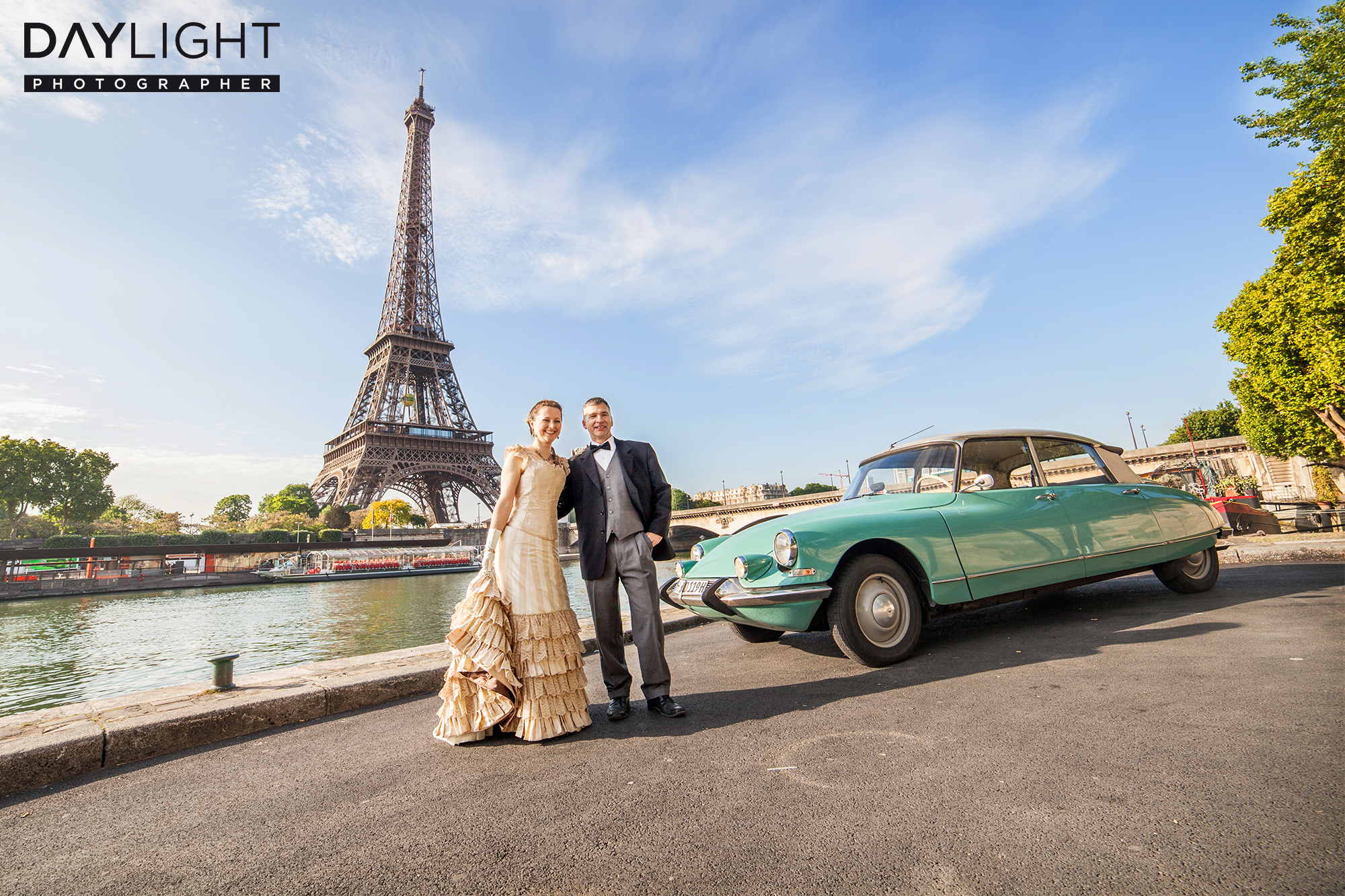 Citroën DS and eiffeltower wedding in paris